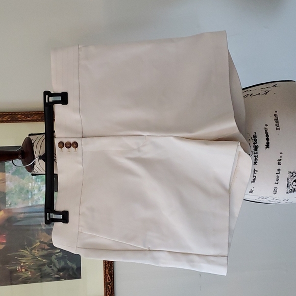 LOFT Pants - NWOT loft high waist cream shorts
